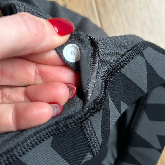 Lululemon Energy Bra - Picture 5 of 5